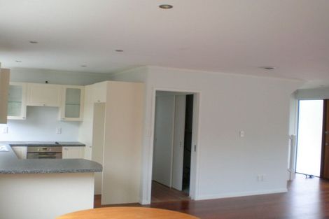 Photo of property in 10 Norma Avenue, Te Atatu South, Auckland, 0610