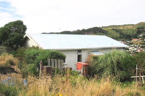 Photo of property in 10 Cam Street, Island Bay, Wellington, 6023