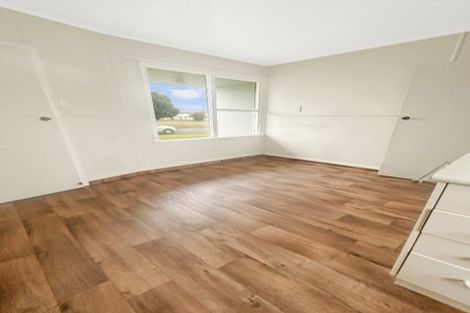 Photo of property in 26-32 Devon Crescent, Bulls, 4818