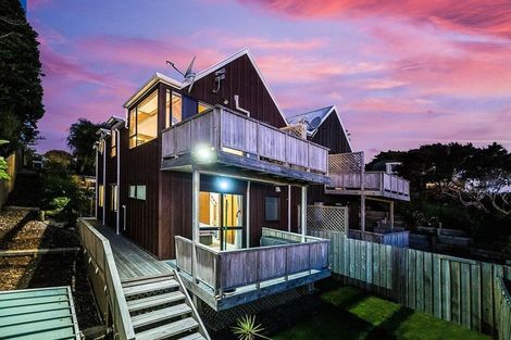 Photo of property in 2/164 Rangatira Road, Beach Haven, Auckland, 0626