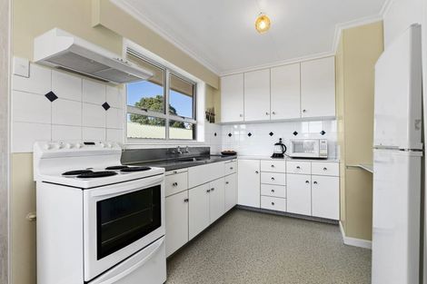 Photo of property in 20 Alberta Road, Glen Avon, New Plymouth, 4312