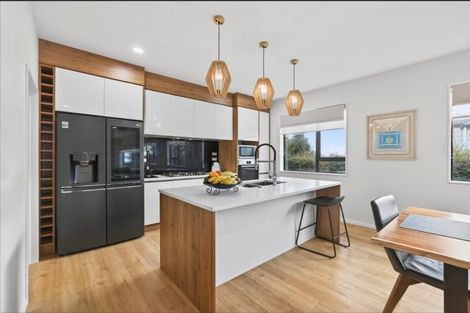 Photo of property in 3b Cardiff Road, Pakuranga, Auckland, 2010