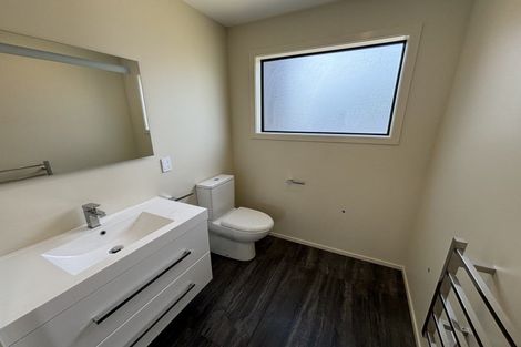 Photo of property in 2a Lowestoft Place, West End, Palmerston North, 4412