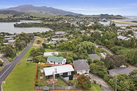Photo of property in 9 Point Street, Raglan, 3225
