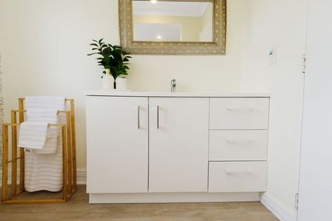 Photo of property in 3 Dennis Grove, Paraparaumu Beach, Paraparaumu, 5032