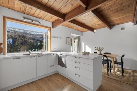 Photo of property in 10 Butel Avenue, Arrowtown, 9302