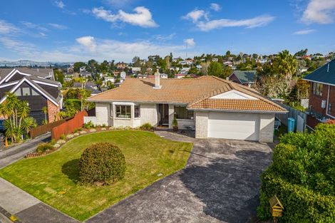 Photo of property in 15 Tatyana Place, Massey, Auckland, 0614
