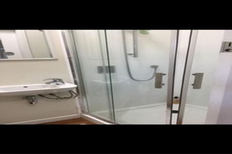 Photo of property in 207 Campbell Road, Greenlane, Auckland, 1061