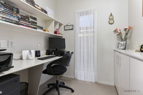 Photo of property in 11 Deane Avenue, Titirangi, Auckland, 0604