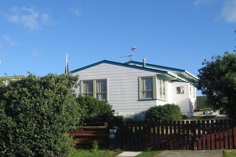 Photo of property in 402 Mazengarb Road, Paraparaumu, 5032