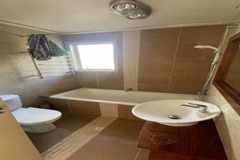 Photo of property in 11 Quiet Street, Te Atatu South, Auckland, 0610