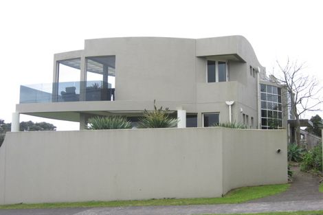 Photo of property in 11 Wairau Road, Oakura, 4314