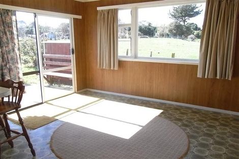 Photo of property in 6 Papaitonga Lake Road, Ohau, Levin, 5570