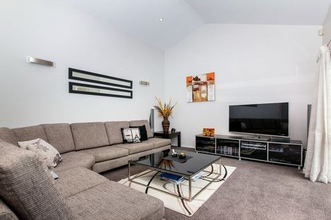 Photo of property in 17 Cinnabar Place, Westgate, Auckland, 0614