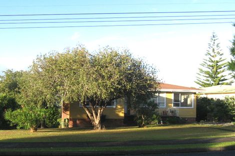 Photo of property in 2/25 Monarch Avenue, Hillcrest, Auckland, 0627