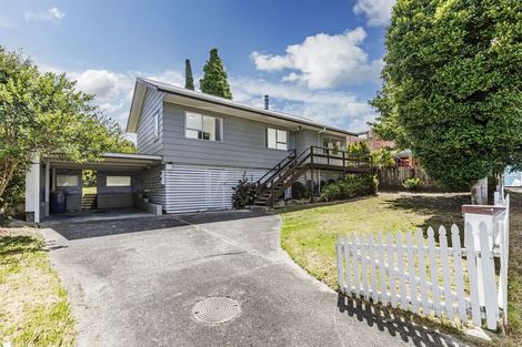 Photo of property in 4 Buisson Glade, West Harbour, Auckland, 0618