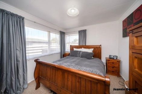 Photo of property in 84 Apollo Parade, Milson, Palmerston North, 4414