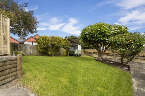 Photo of property in 10 Amokura Street, Waikanae, 5036