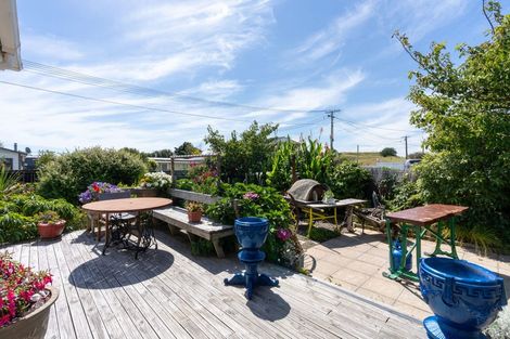 Photo of property in 1 Huia Street, Foxton Beach, Foxton, 4815