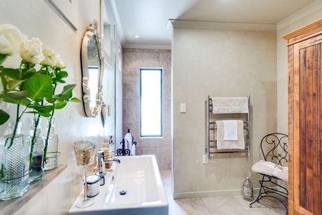 Photo of property in 99 Kent Terrace, Taradale, Napier, 4112