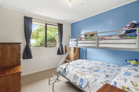 Photo of property in 25 Hookway Grove, Paraparaumu, 5032