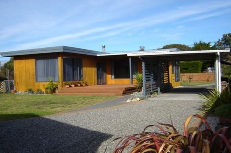 Photo of property in 9 Hohiria Street, Waikanae Beach, Waikanae, 5036