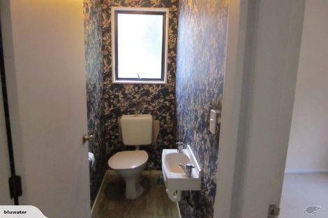 Photo of property in 4 Sasanqua Way, Crofton Downs, Wellington, 6035