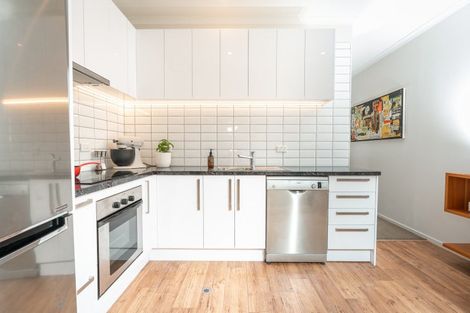 Photo of property in 2/123 The Parade, Island Bay, Wellington, 6023