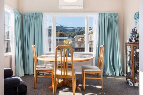 Photo of property in 27 Stanley Street, Wainuiomata, Lower Hutt, 5014