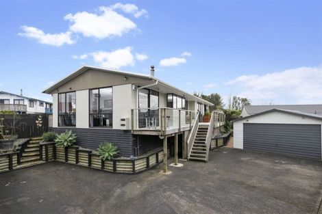 Photo of property in 104 Rhinevale Close, Henderson, Auckland, 0612