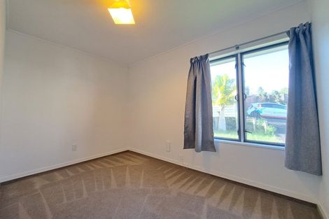 Photo of property in 146 Lynn Road, Bayview, Auckland, 0629