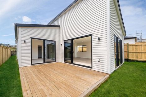 Photo of property in 40 Whakairo Crescent, Gulf Harbour, Whangaparaoa, 0930