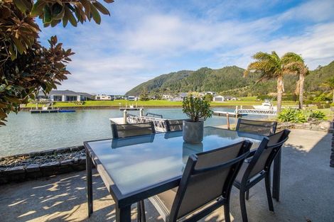 Photo of property in 162a Waterways Parade, Pauanui, Hikuai, 3579