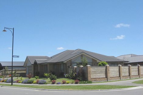 Photo of property in 3 Ruahine Place, Parklands, Christchurch, 8083