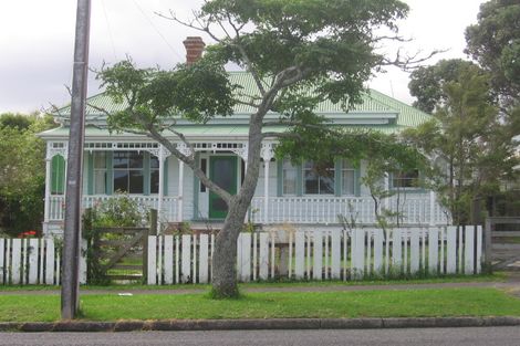 Photo of property in 34 Mozeley Avenue, Devonport, Auckland, 0624