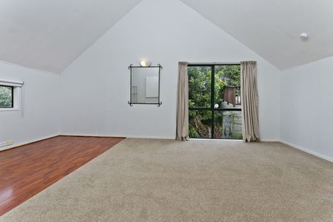 Photo of property in 30 Speedy Crescent, Hillcrest, Auckland, 0627
