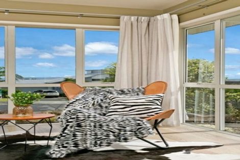 Photo of property in 51 Kittiwake Drive, Schnapper Rock, Auckland, 0632