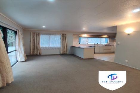 Photo of property in 21 Hakea Place, Totara Heights, Auckland, 2105