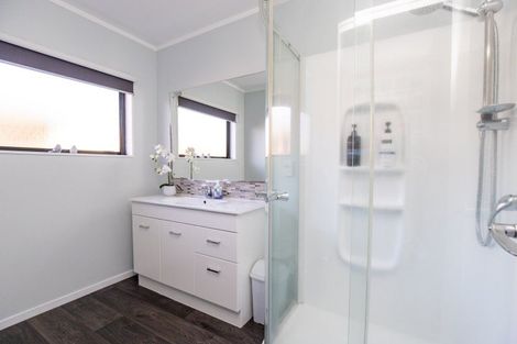 Photo of property in 9a Walton Place, Ngatea, 3503
