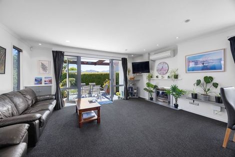 Photo of property in 9 Meadowbrook Place, Wanaka, 9305