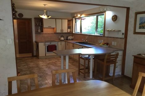 Photo of property in 25 Wyndham Road, Pinehaven, Upper Hutt, 5019