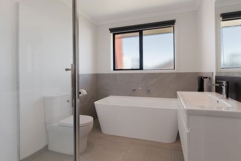 Photo of property in 11 Stingray Drive, Omokoroa, 3114