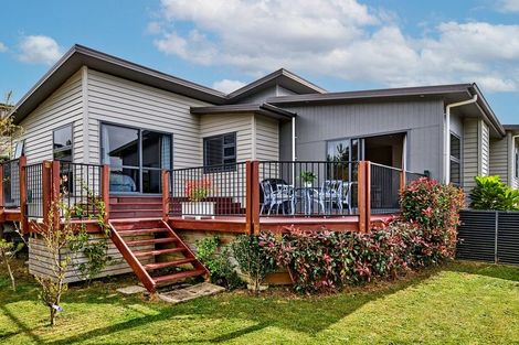 Photo of property in 154 Endeavour Drive, Whitby, Porirua, 5024