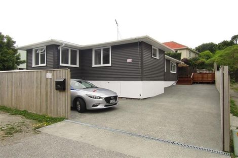 Photo of property in 118b Newlands Road, Newlands, Wellington, 6037