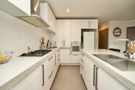 Photo of property in 32 Rosalie Terrace, Kelvin Grove, Palmerston North, 4414