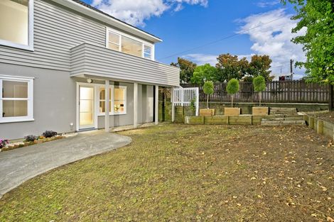 Photo of property in 1/221 Lake Road, Belmont, Auckland, 0622
