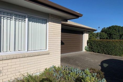 Photo of property in 49 Gravatt Road, Papamoa Beach, Papamoa, 3118