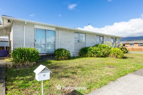 Photo of property in 2/12 Tacoma Drive, Totara Park, Upper Hutt, 5018