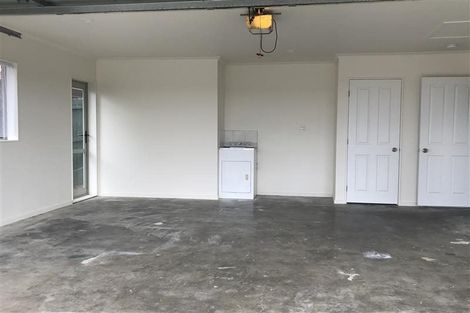 Photo of property in 24 Pitt Avenue, Clendon Park, Auckland, 2103