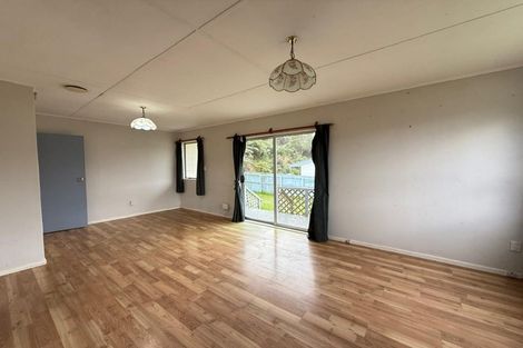 Photo of property in 21 Tiroiti Grove, Stokes Valley, Lower Hutt, 5019